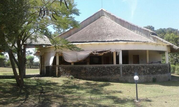 Oluwega lundi eya enyumba eya ewintu ewikulu wiwikrwamo. Oluwega lundi eya enyumba eya ewintu ewikulu wiwikrwamo.